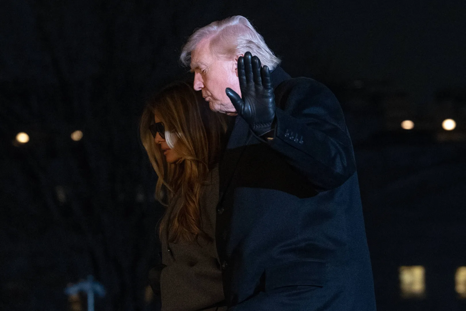 W momencie incydentu prezydent oraz jego żona Melania Trump przebywali w Białym Domu. Fot. PAP/EPA/	Aaron Schwartz / POOL