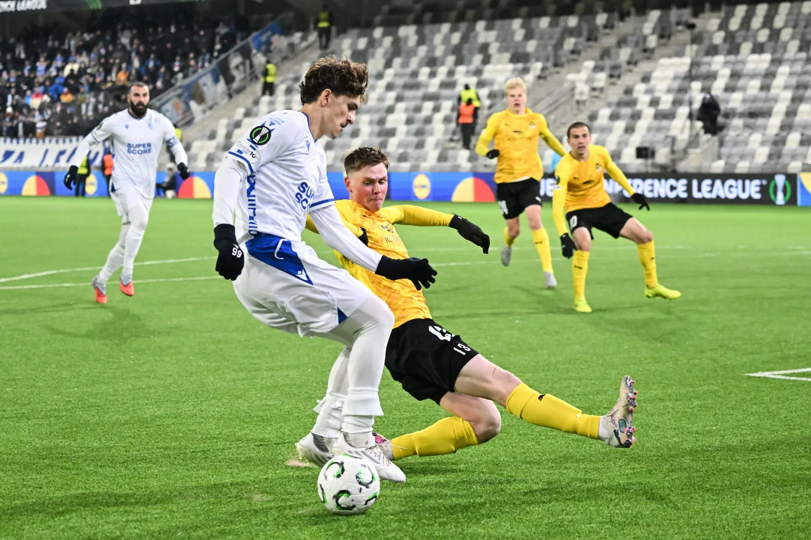 Piłkarz Lecha Poznań Pablo Rodriguez. Fot. PAP/EPA/KIMMO BRANDT