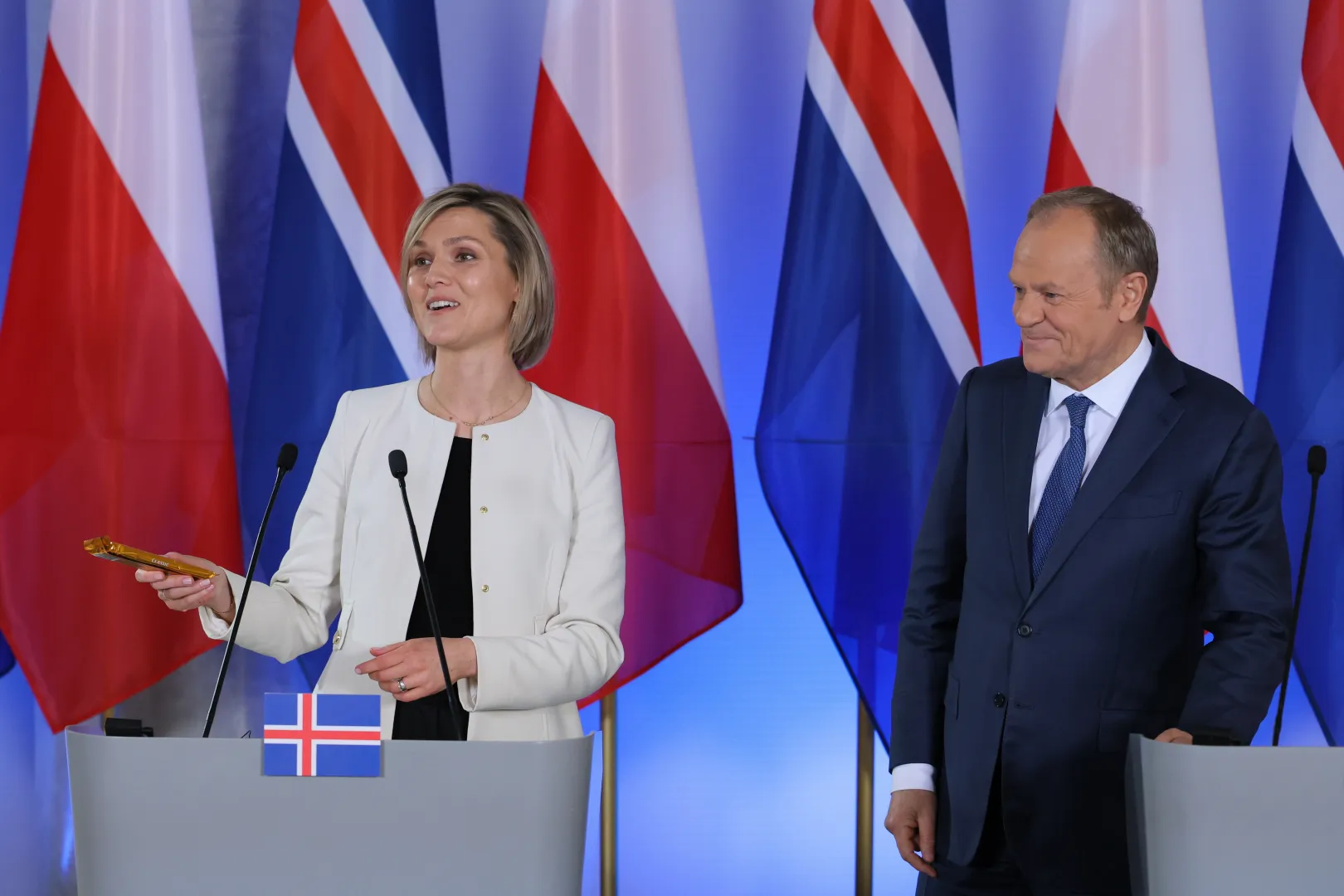 Premier Donald Tusk i premier Islandii Kristrun Frostadottir. Fot. PAP/Paweł Supernak