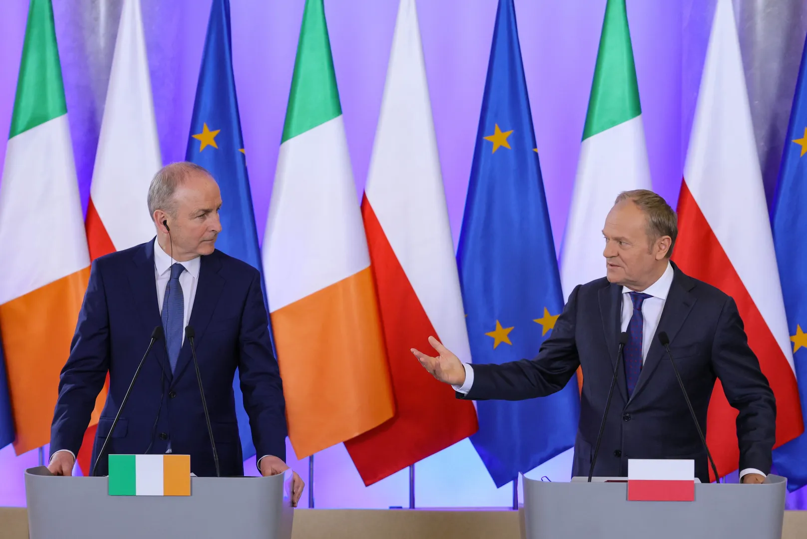 Premier Donald Tusk (P) i premier Republiki Irlandii Micheal Martin (L). Fot. PAP/Paweł Supernak