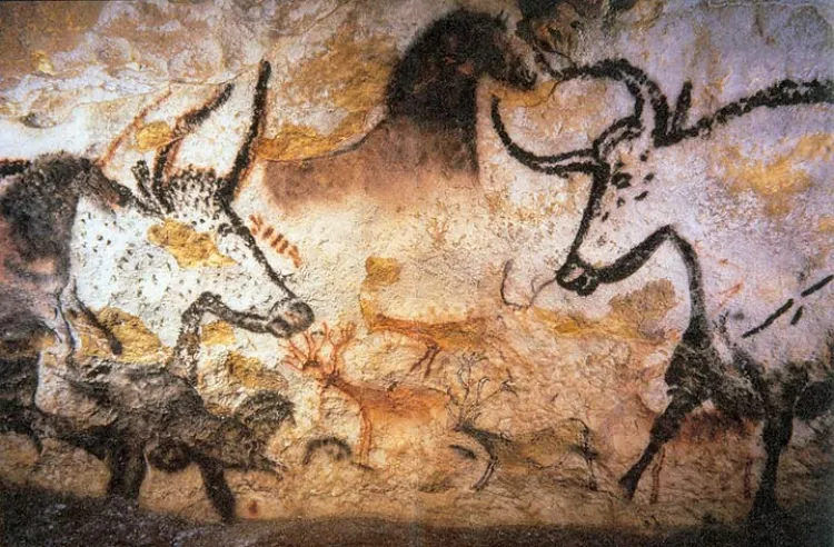 Najstarsze fragmenty fresków z jaskini Lascaux we Francji datowane są na 15 tys. lat. Źródło: en.wikipedia