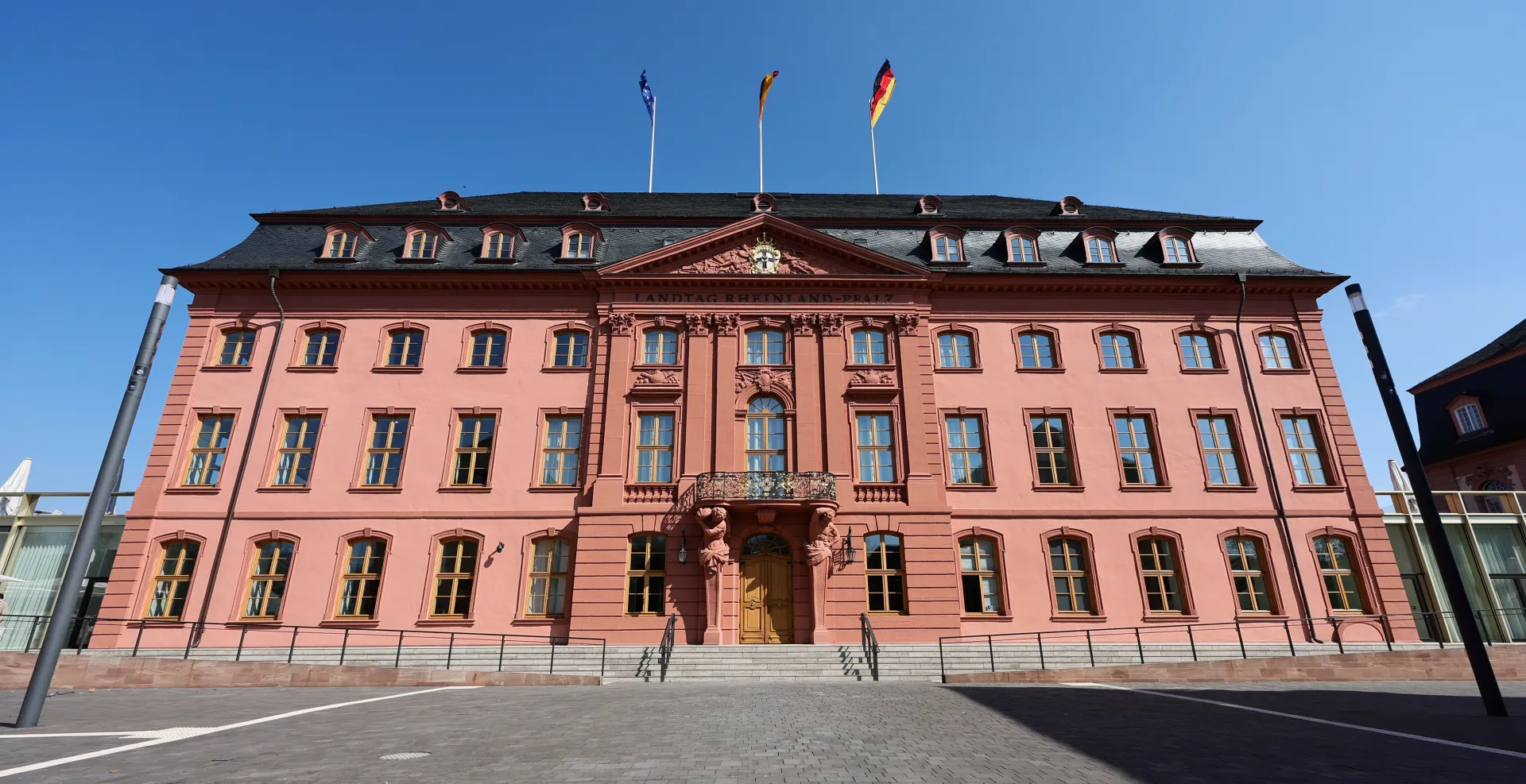 Budynek parlamentu w Nadrenii-Palatynacie Fot. PAP/EPA/RONALD WITTEK