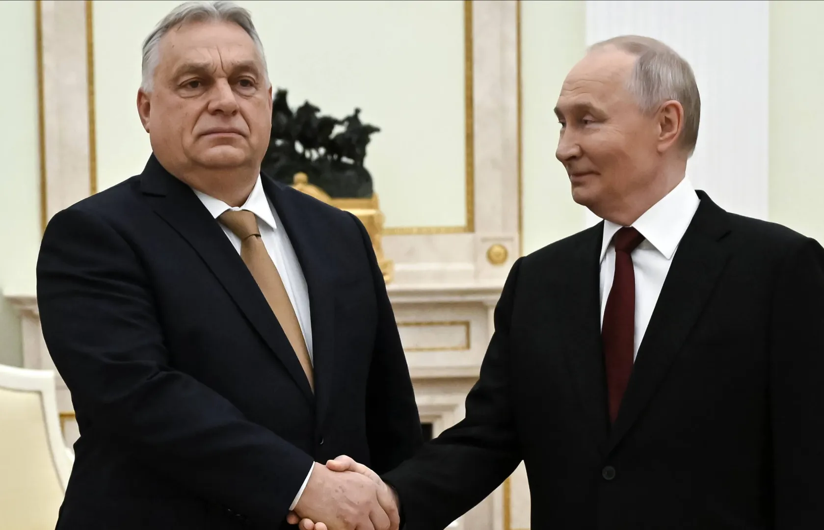 Premier Węgier Viktor Orban i przywódca Rosji Władimir Putin. Fot. PAP/EPA/ALEXANDER NEMENOV / POOL