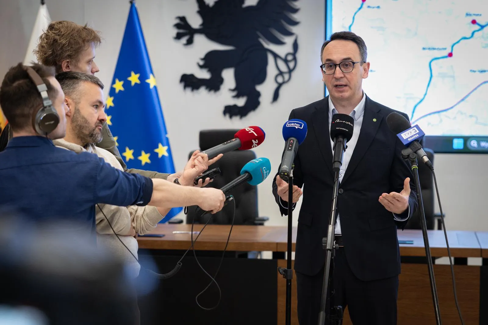 Klimczak: podróże po regionie będą łatwiejsze, bardziej elastyczne i tańsze. Fot. X/Dariusz Klimczak