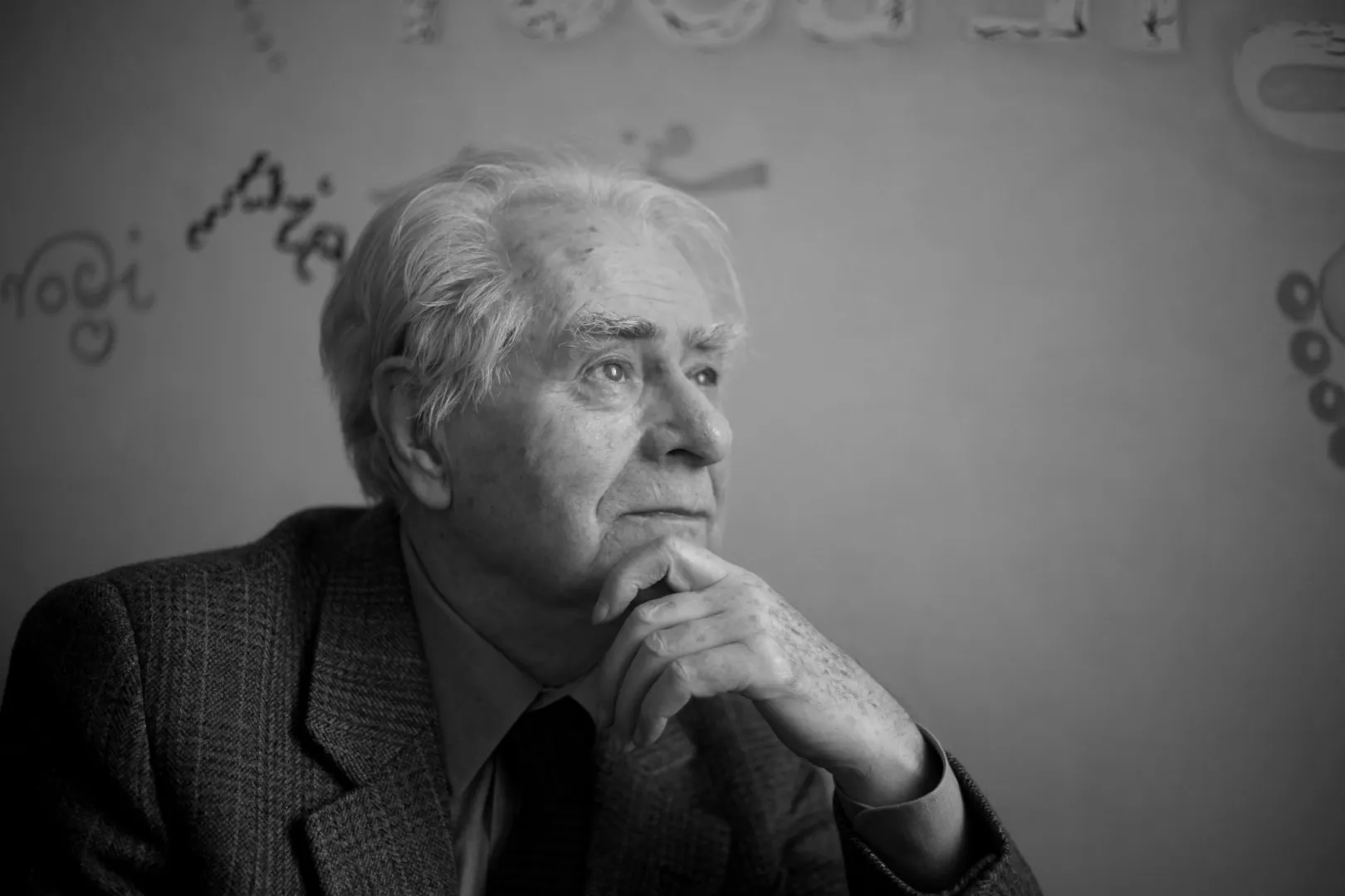 Bocheński, który utrzymywał z pisarzem bliskie kontakty, wspomina, że był „człowiekiem głębokiej troski o innych”. Fot. PAP/Tomasz Gzell