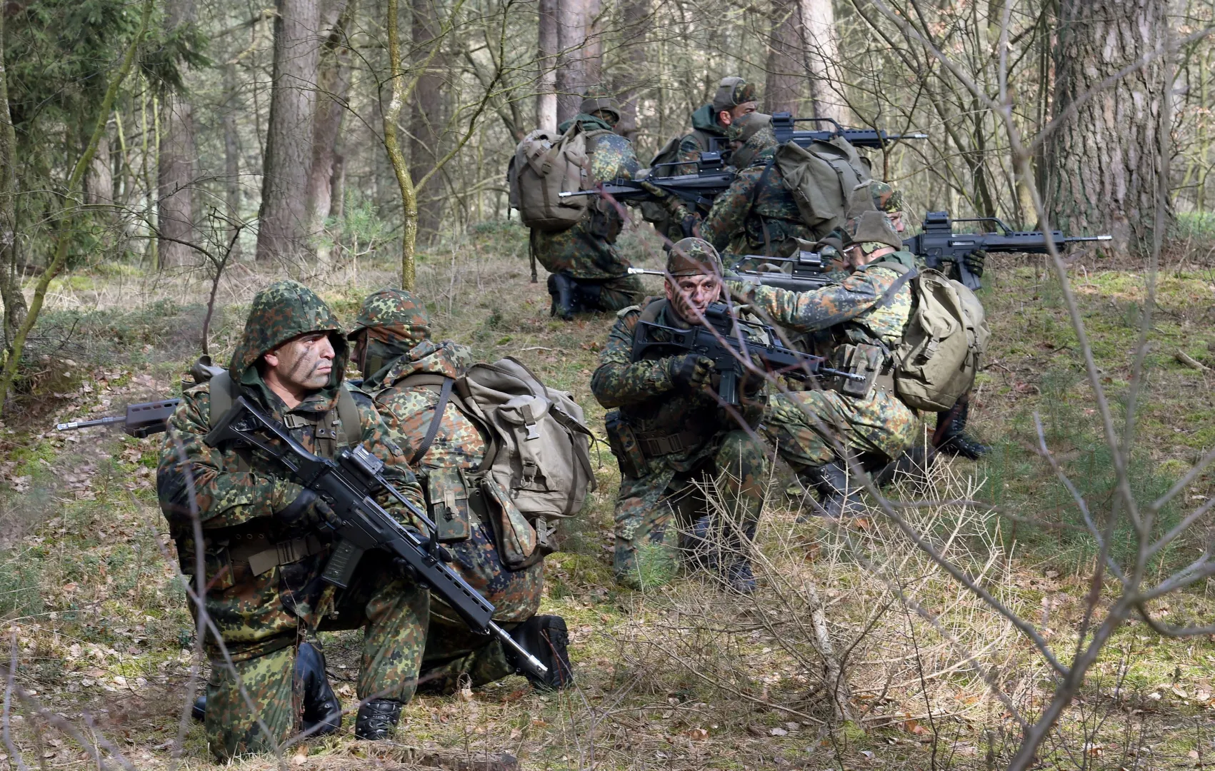 Kurdyjscy żołnierze. Fot. PAP/EPA/HOLGER HOLLEMANN