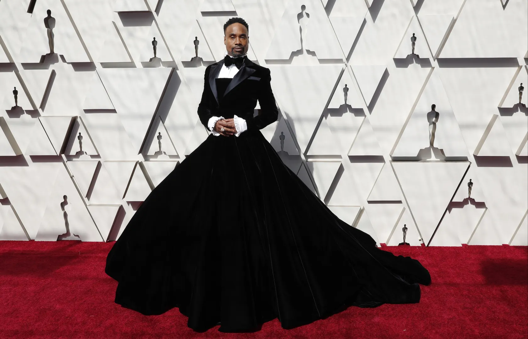Billy Porter w sukni balowej na oscarowej gali w 2019 r. Fot. PAP/EPA/ETIENNE LAURENT