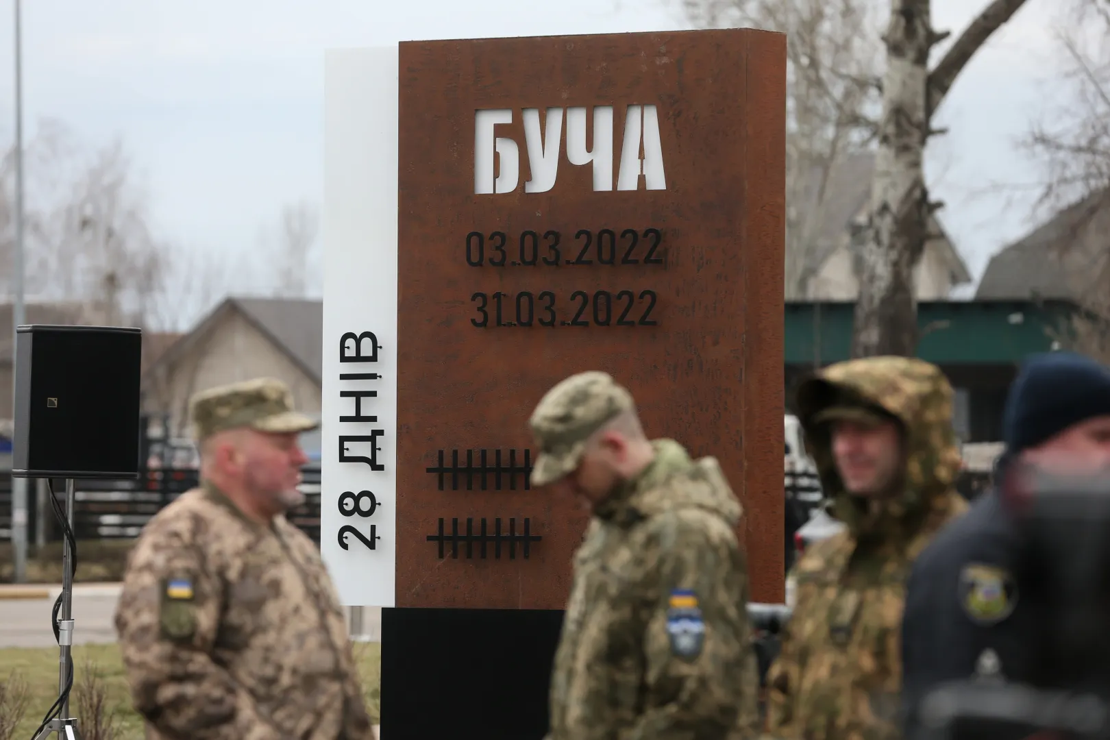 Вшанування 1-ї річниці визволення Бучі від російської окупації. Фотоілюстрація. Fot. PAP/Viktor Kovalchuk