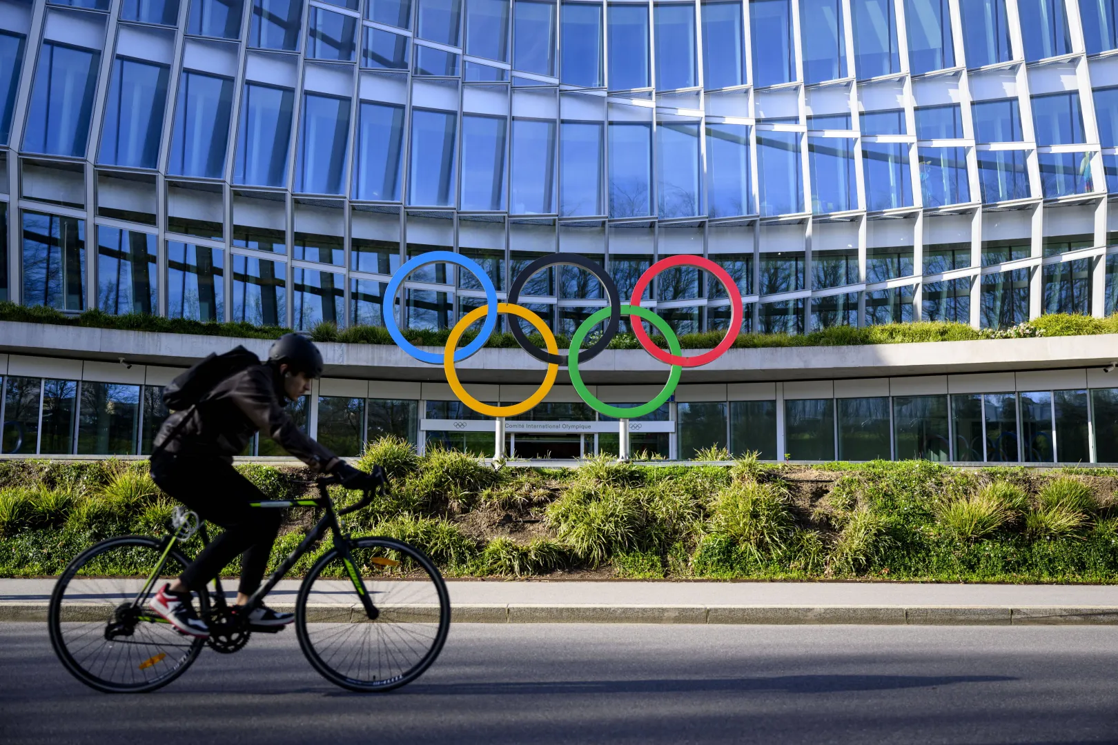 Siedziba MKOl w Lozannie, fot. PAP/EPA/KEYSTONE/LAURENT GILLIERON