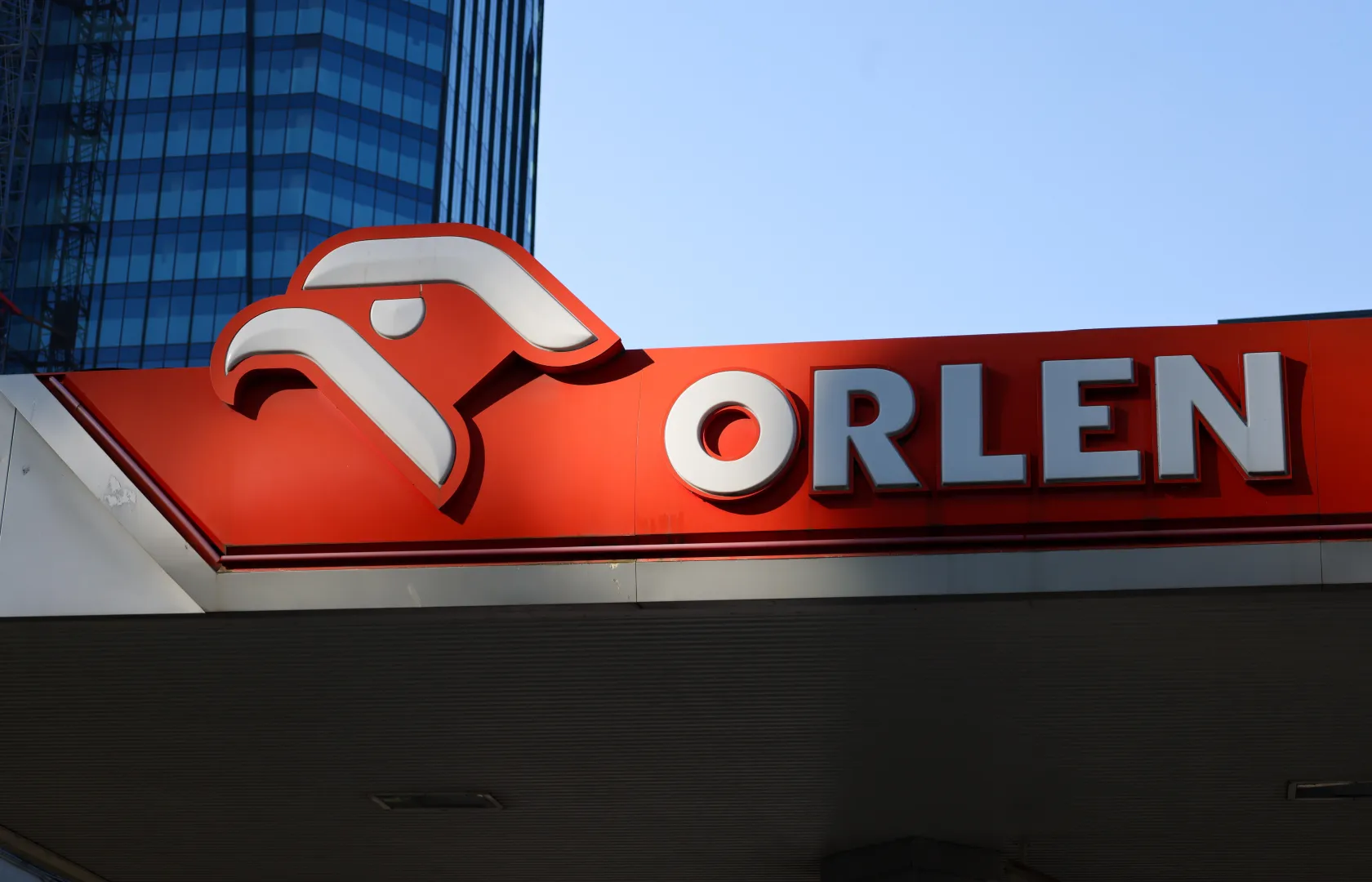 Stacja benzynowa (zdj. ilustracyjne) Fot. PAP/Albert Zawada