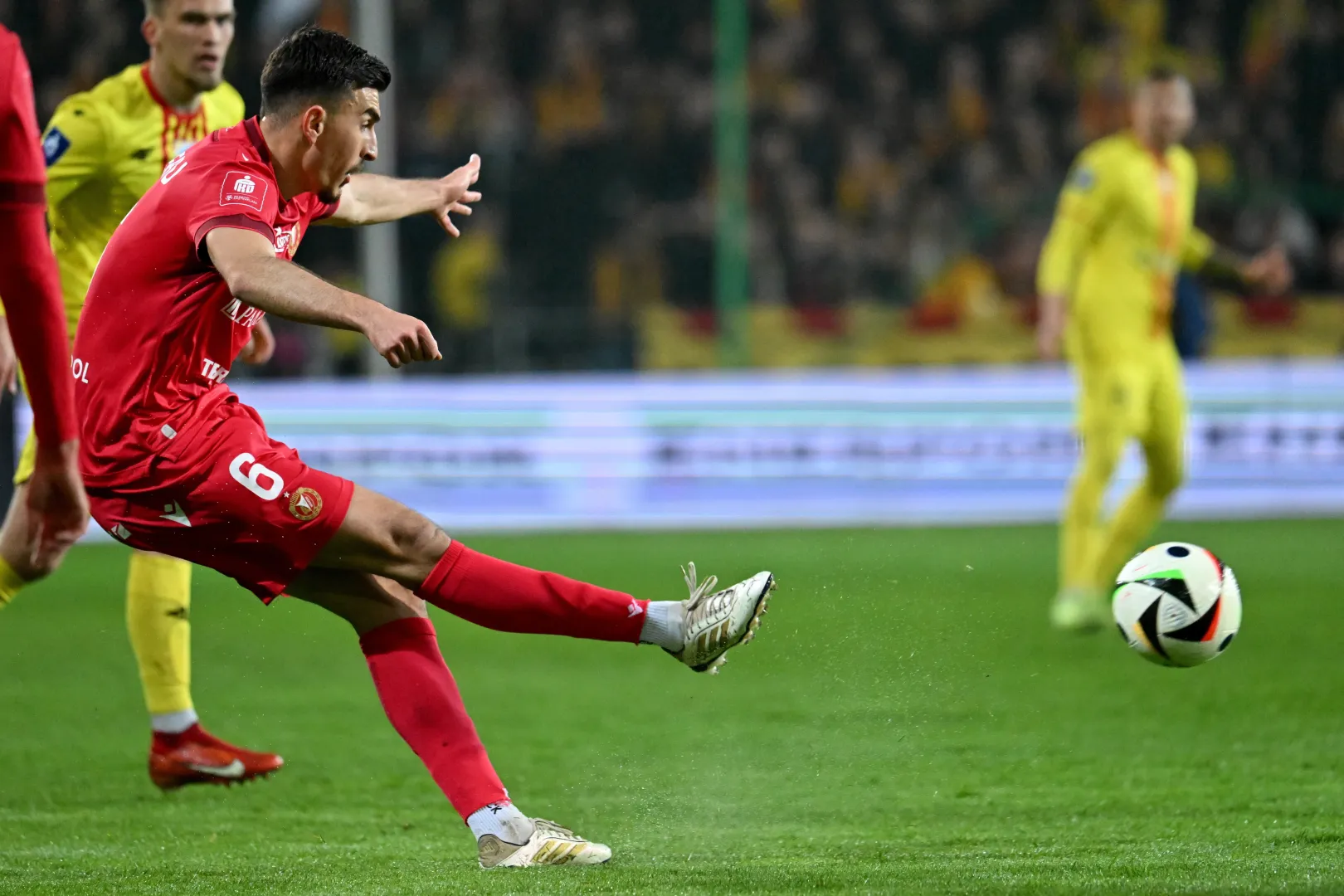 Pomocnik Widzewa Łódź Juljan Shehu. Fot. PAP/	Piotr Polak