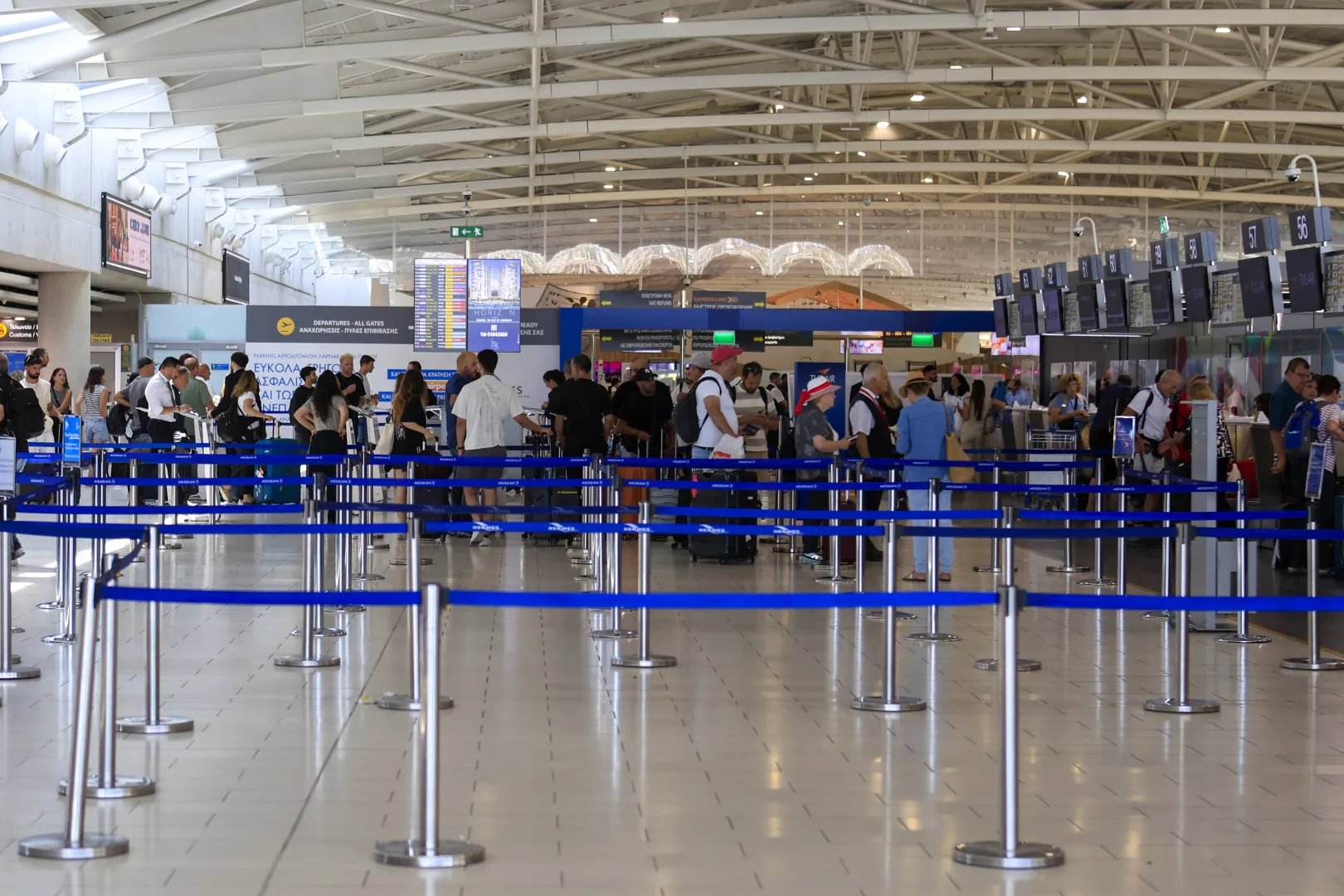 Lotnisko na Cyprze. Fot. PAP/EPA/ALEX MITA