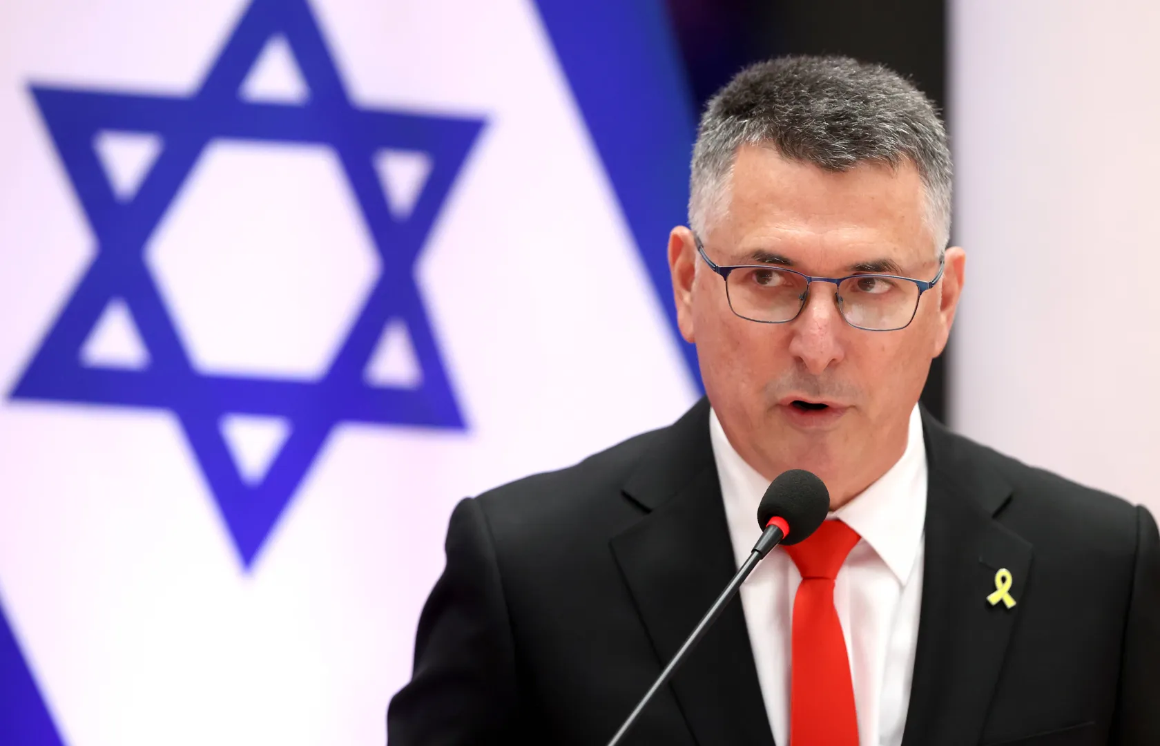 Szef MSZ Izraela Gideon Saar. Fot. PAP/EPA/JUAN PABLO PINO