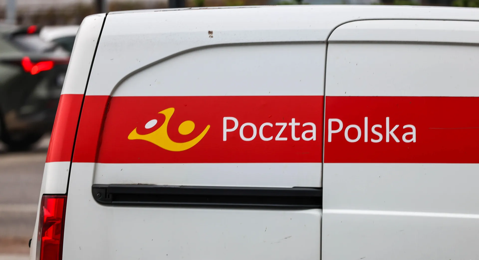 Samochód Poczty Polskiej Fot. PAP/Albert Zawada