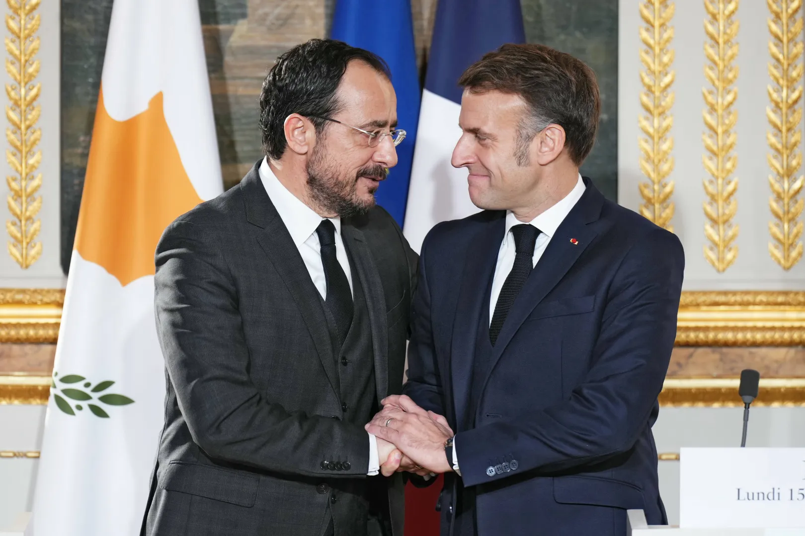 Nikos Christodoulides, Emmanuel Macron. Fot. PAP/ EPA/DIMITAR DILKOFF