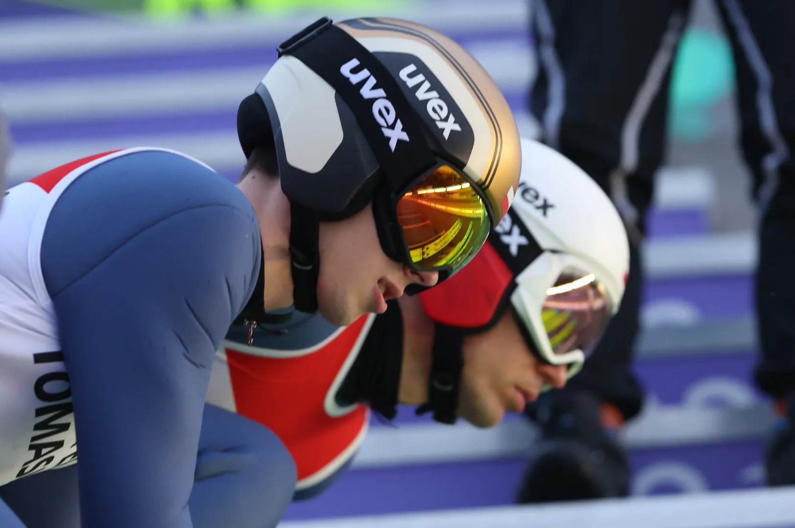 Kacper Tomasiak (przód) i Kamil Stoch (tył) w Wiśle, fot. PAP/Grzegorz Momot