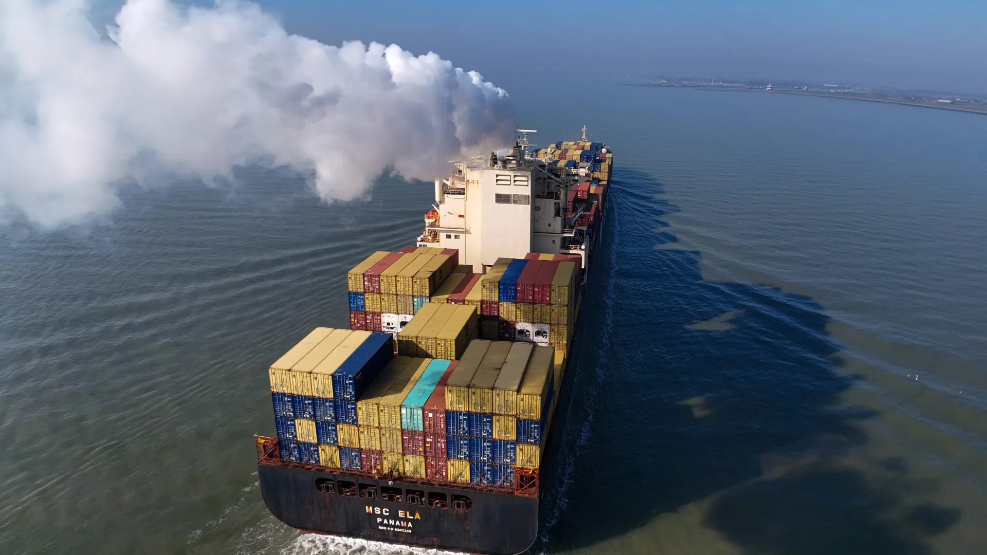 Kontenerowiec Fot. PAP/EPA/OLIVIER HOSLET