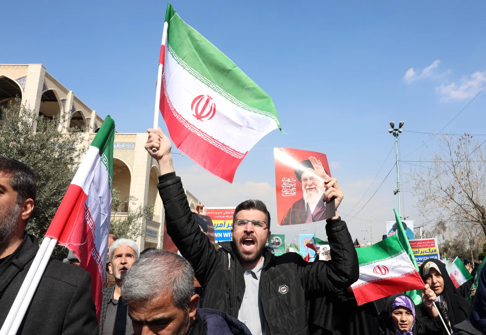 Strajk w Teheranie przeciwko amerykańsko-izraelskim atakom, fot. PAP/EPA/ABEDIN TAHERKENAREH