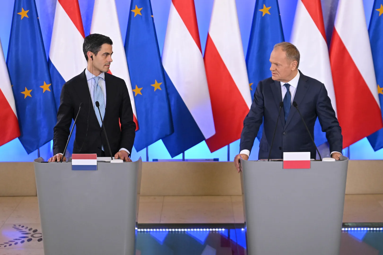 Роб Йеттен (слева) и Дональд Туск. Fot. PAP/	Marcin Obara