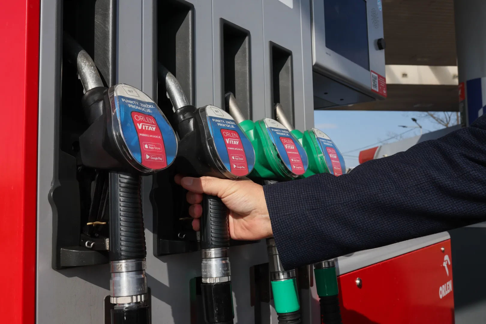 Stacja benzynowa (zdjęcie ilustracyjne). Fot. PAP/Leszek Szymański