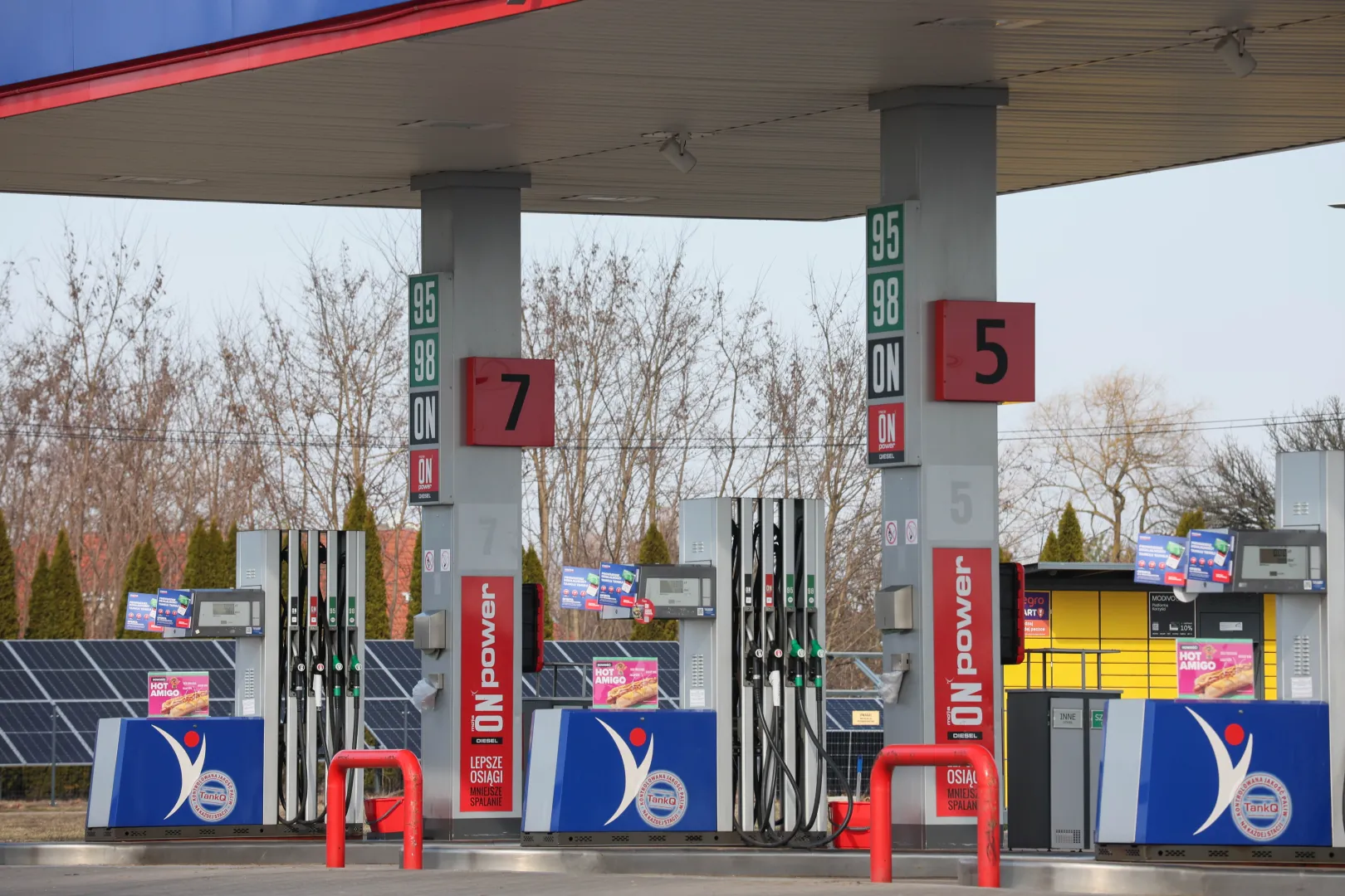 Stacja paliw Fot. PAP/Leszek Szymański