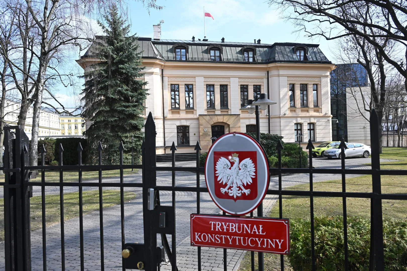 Siedziba Trybunału Konstytucyjnego w Warszawie, fot. PAP/Radek Pietruszka