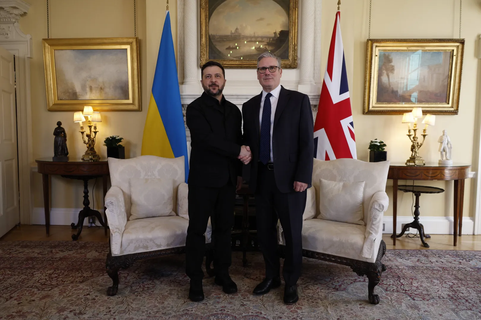 Декларацію підписали президент України Володимир Зеленський та прем'єр-міністр Великої Британії Кір Стармер. Fot. PAP/EPA/DAVID CLIFF/POOL