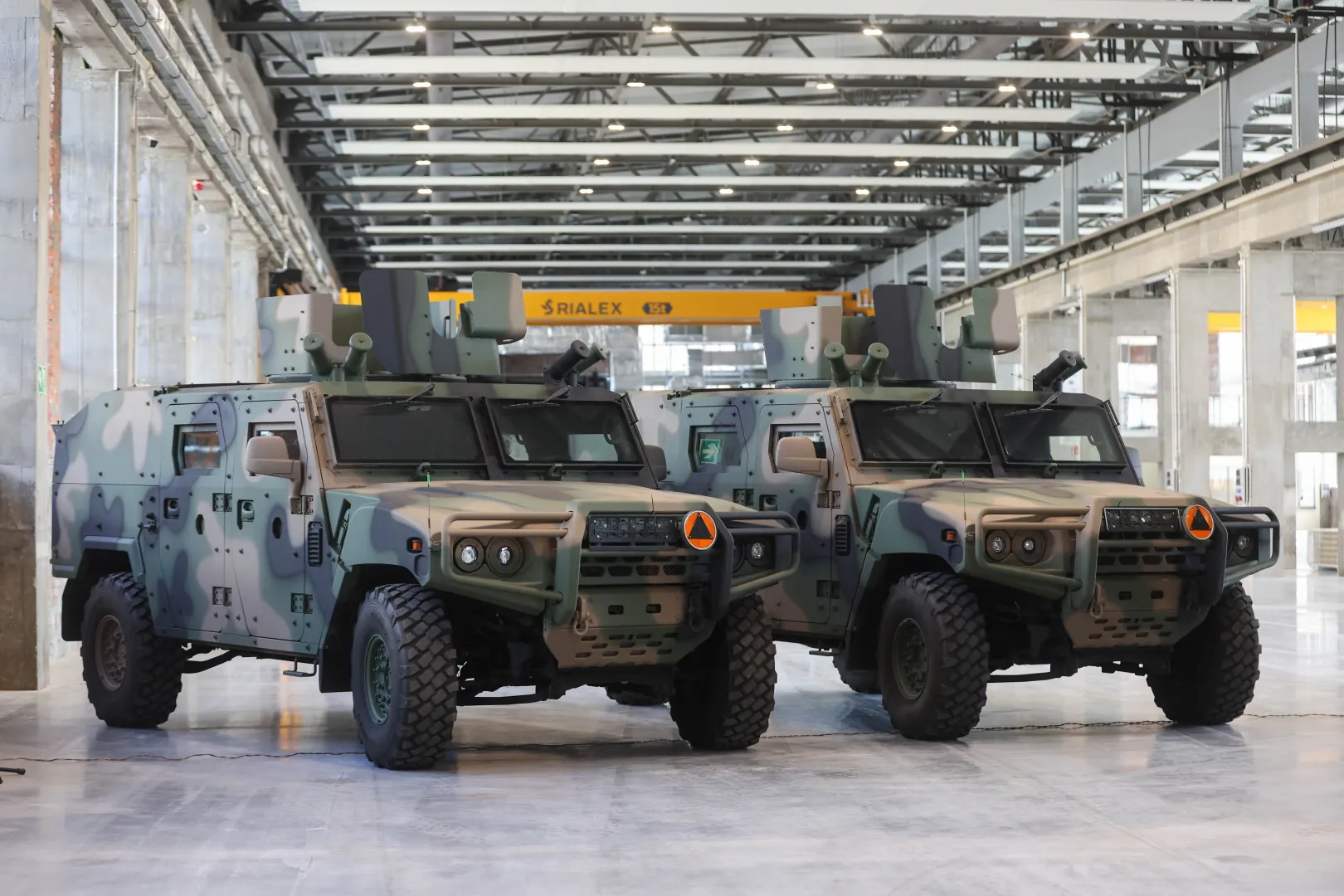 Uroczystość wręczenia decyzji o wsparciu nowej inwestycji spółki Rosomak S.A. przez Katowicką Specjalną Strefę Ekonomiczną Fot. PAP/Art Service