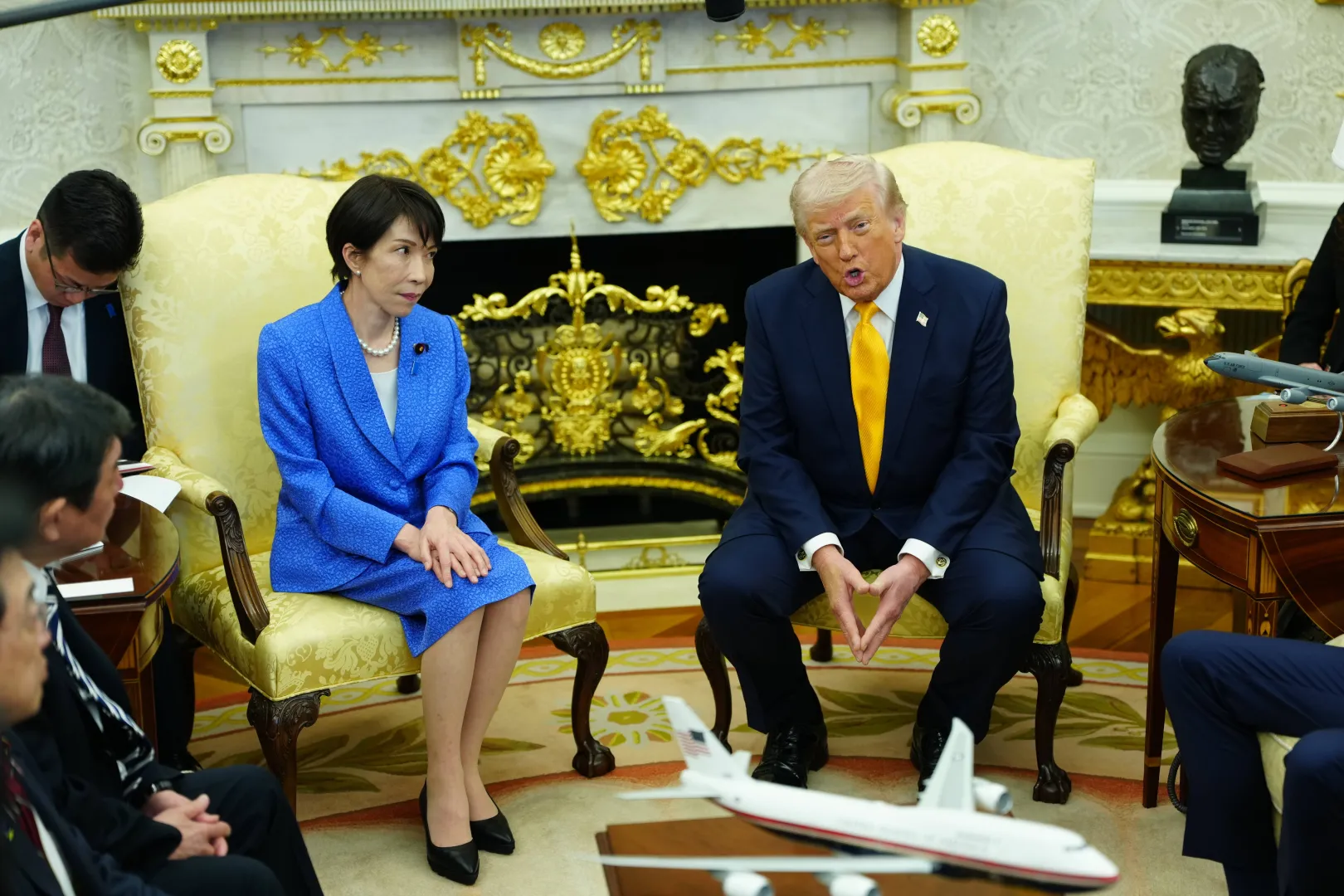 Sanae Takaichi i Donald Trump Fot. PAP/EPA/Aaron Schwartz /POOL