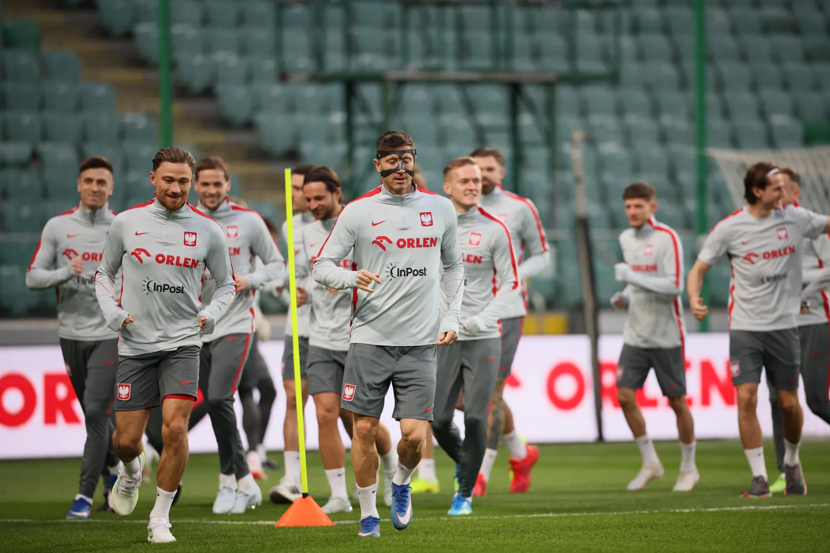 Trening piłkarskiej reprezentacji Polski na stadionie Legii Warszawa, fot. PAP/Leszek Szymański