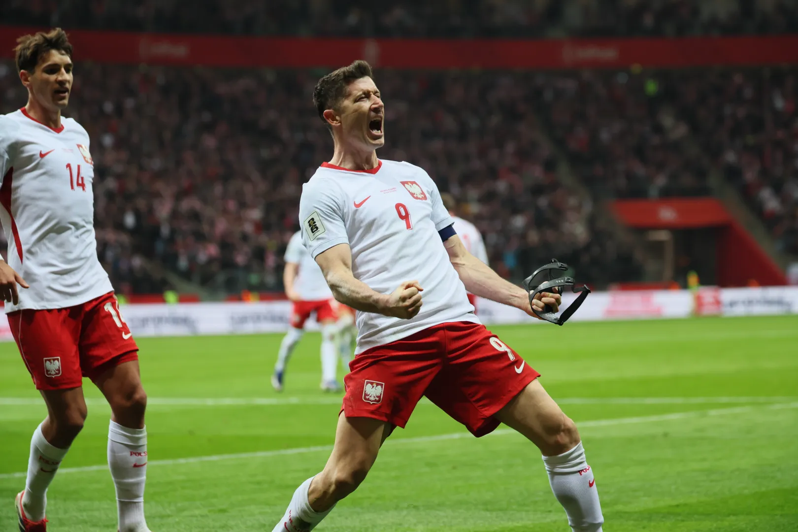 Robert Lewandowski cieszy się z gola Fot. PAP/Leszek Szymański