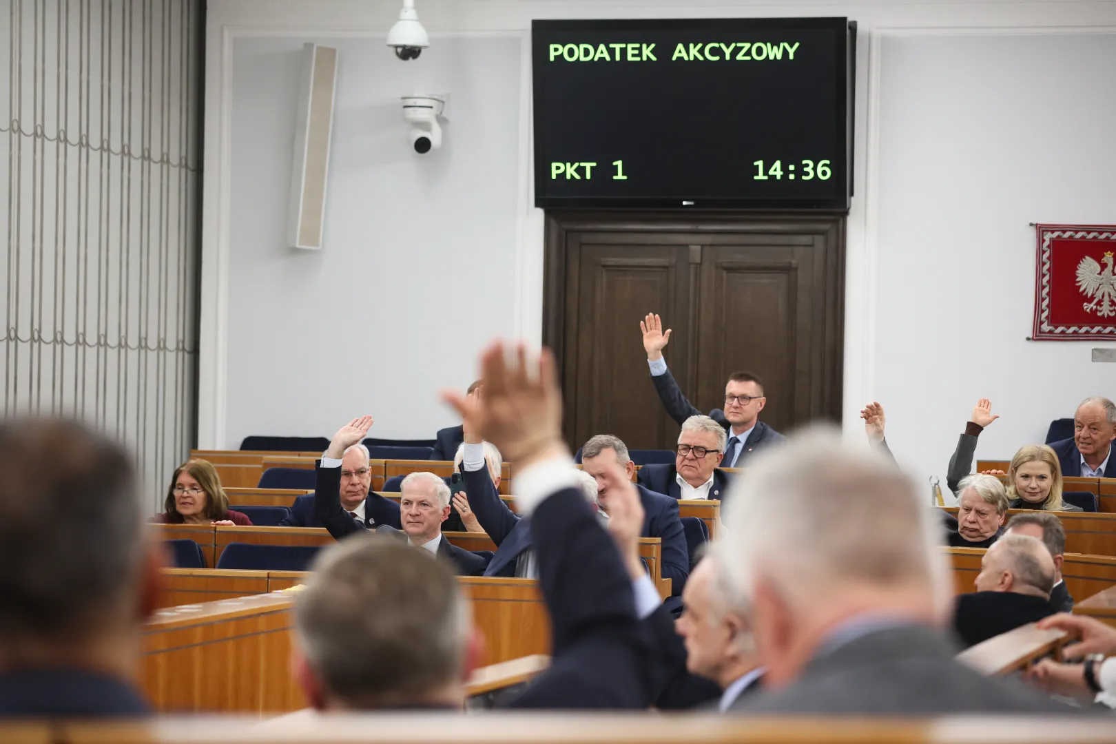 Голосування у залі засідань Сенату. Fot. PAP/Leszek Szymański