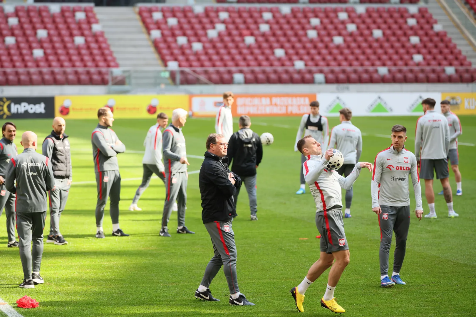 Trening kadry polskich piłkarzy na PGE Stadionie Narodowym. Fot. PAP/Leszek Szymański