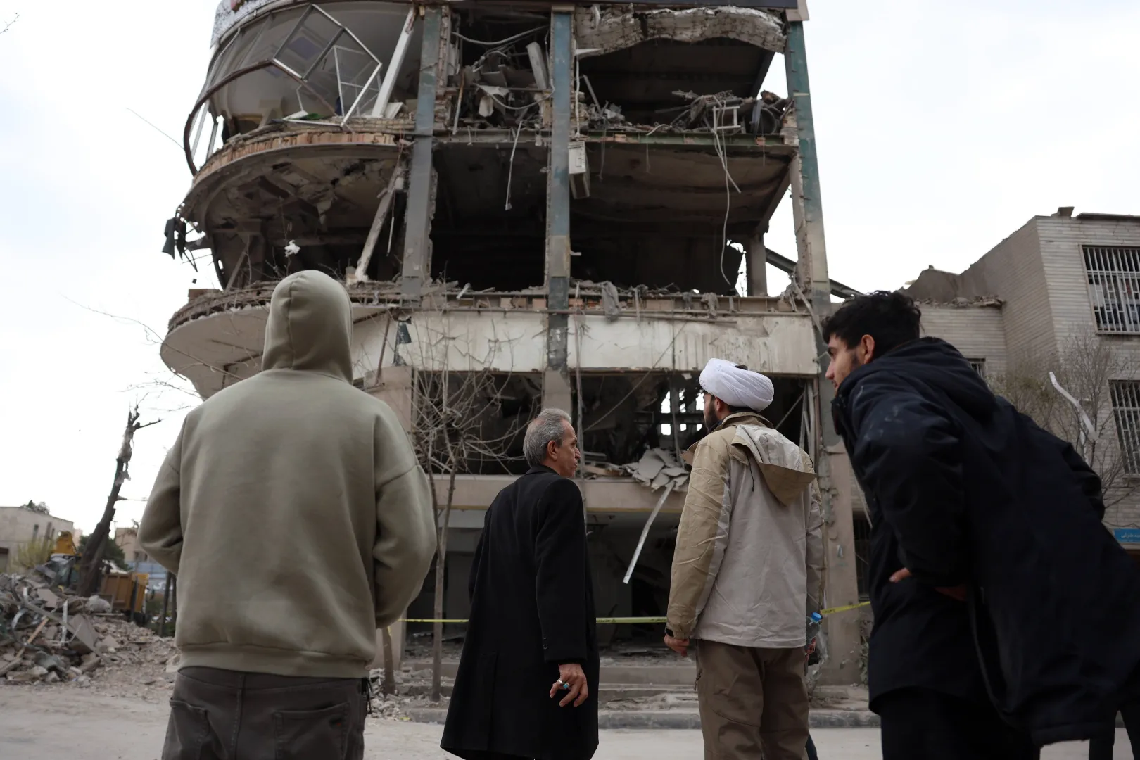 Zniszczony budynek w Teheranie (zdjęcie ilustracyjne). Fot. EPA/ABEDIN TAHERKENAREH