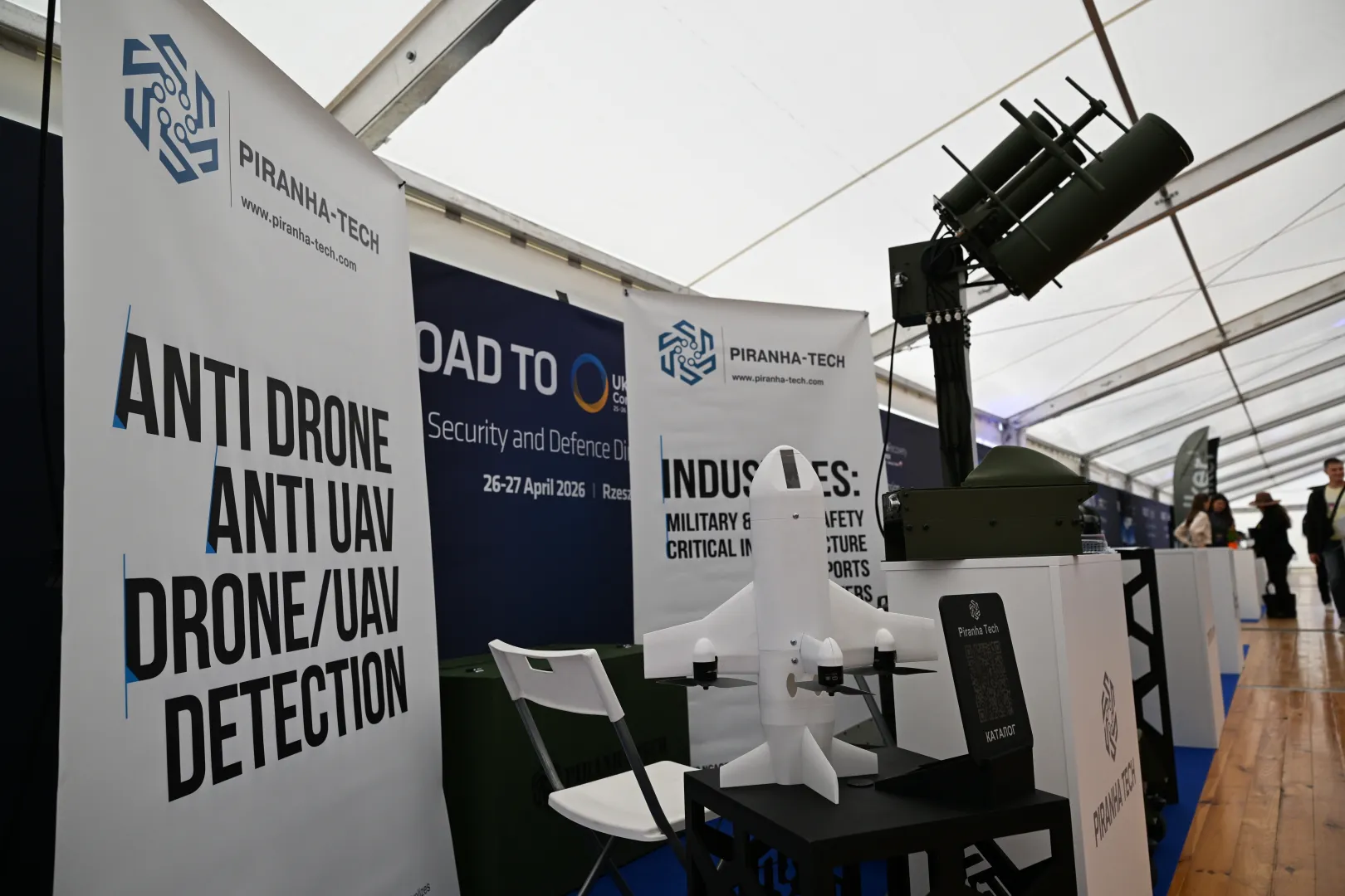 Dzień wystawowy podczas pre-konferencji „Road to URC – Security and Defence Dimension” na Politechnice Rzeszowskiej. Fot. PAP/Darek Delmanowicz