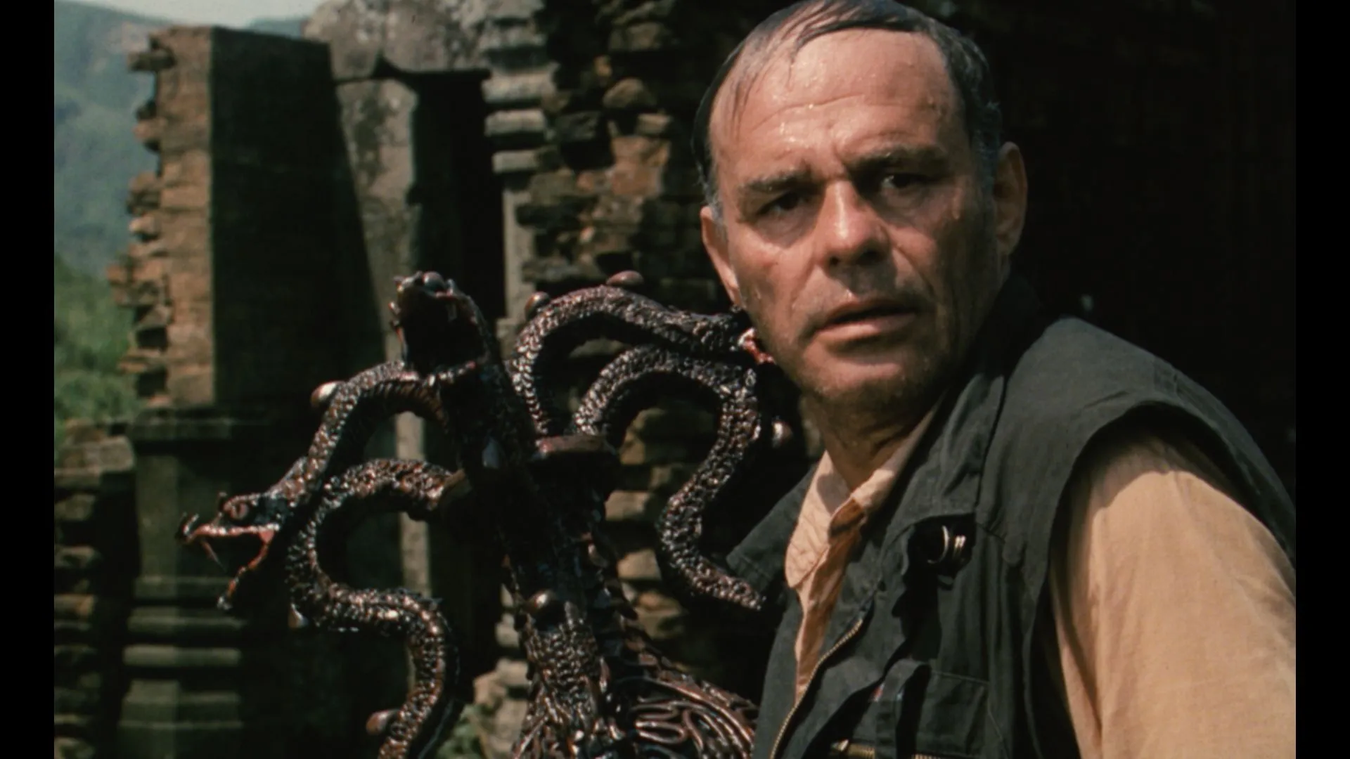 Roman Wilhelmi. Kadr z filmu „Klątwa Doliny Węży”