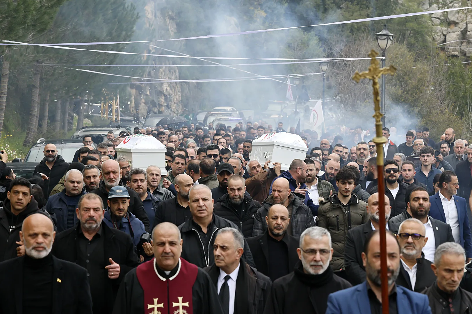 Pogrzeb zmarłego działacza partii Chrześcijańskie Siły Libańskie (Libanese Forces) Pierre’a Mouawada i jego żony Flavii. Fot. PAP/EPA/WAEL HAMZEH