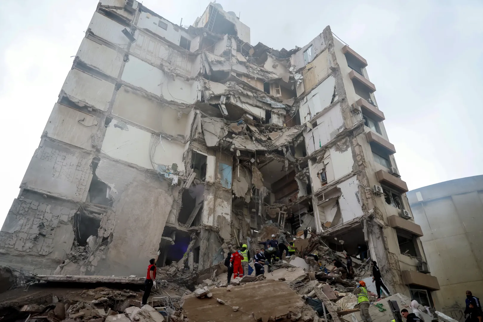 Zniszczenia po ataku na Liban. Fot. PAP/EPA/WAEL HAMZEH 