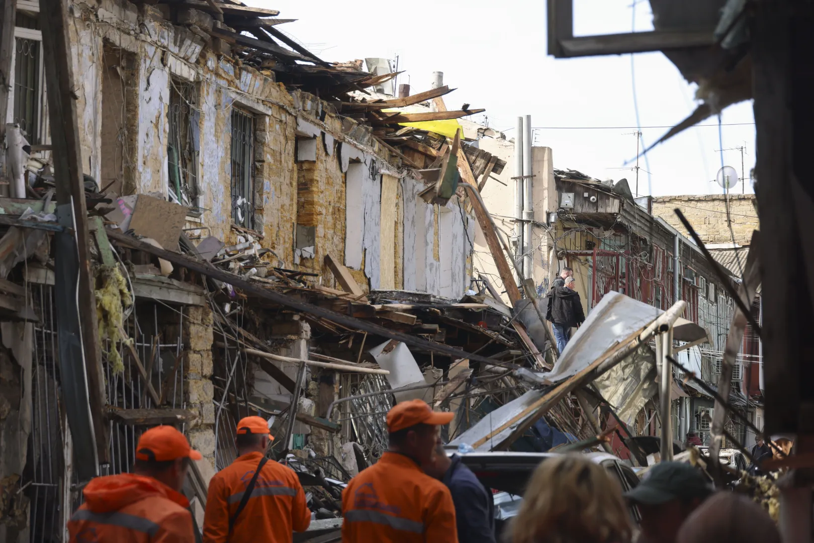 Zniszczenia po rosyjskim ataku w obwodzie odeskim. Fot. PAP/EPA/IGOR MASLOV