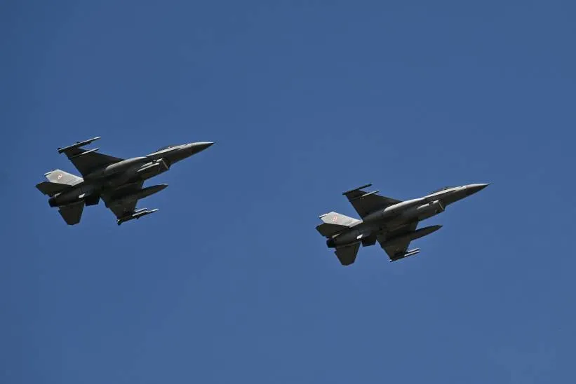 Samoloty F-16, zdjęcie ilustracyjne. Fot. PAP/Radek Pietruszka
