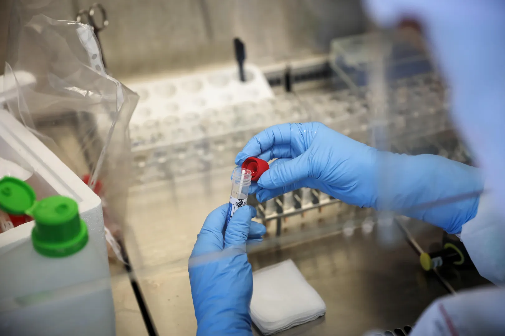 Badania laboratoryjne. Zdj. Ilustracyjne. Fot. PAP/Leszek Szymański