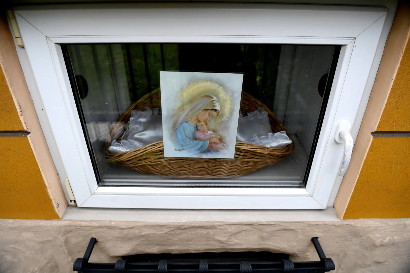 Okno życia. Zdj. ilustracyjne. Fot. PAP/Darek Delmanowicz