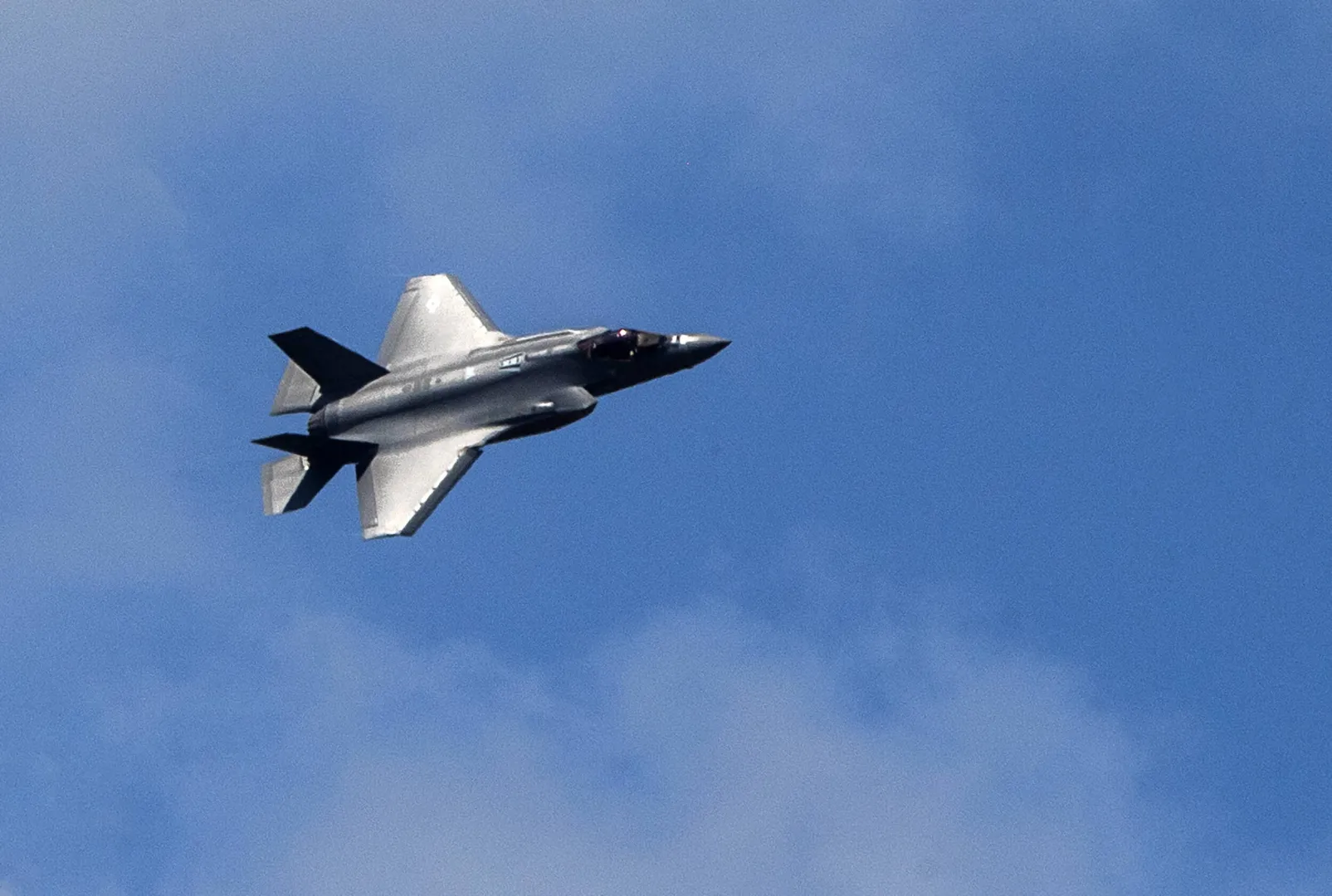 Amerykański myśliwiec F-35, zdjęcie ilustracyjne. Fot. PAP/EPA/GEORGI LICOVSKI