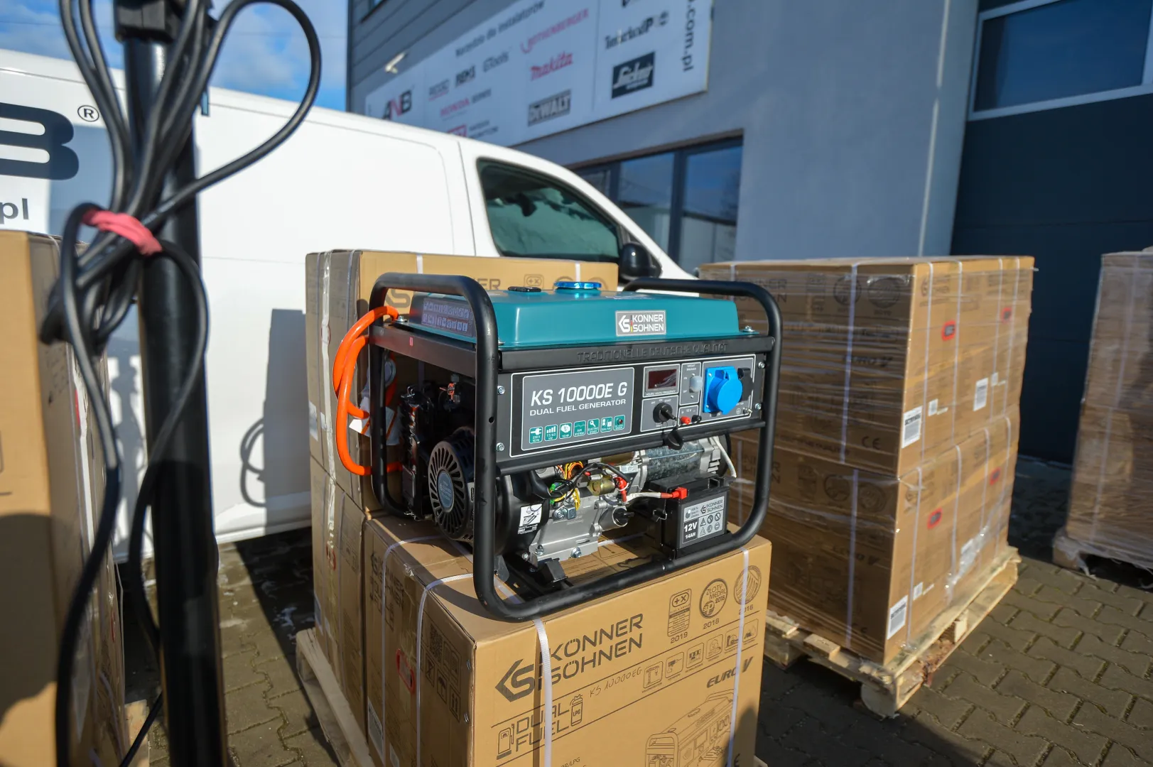 Електрогенератор, фотоілюстрація. Fot. PAP/Marcin Obara