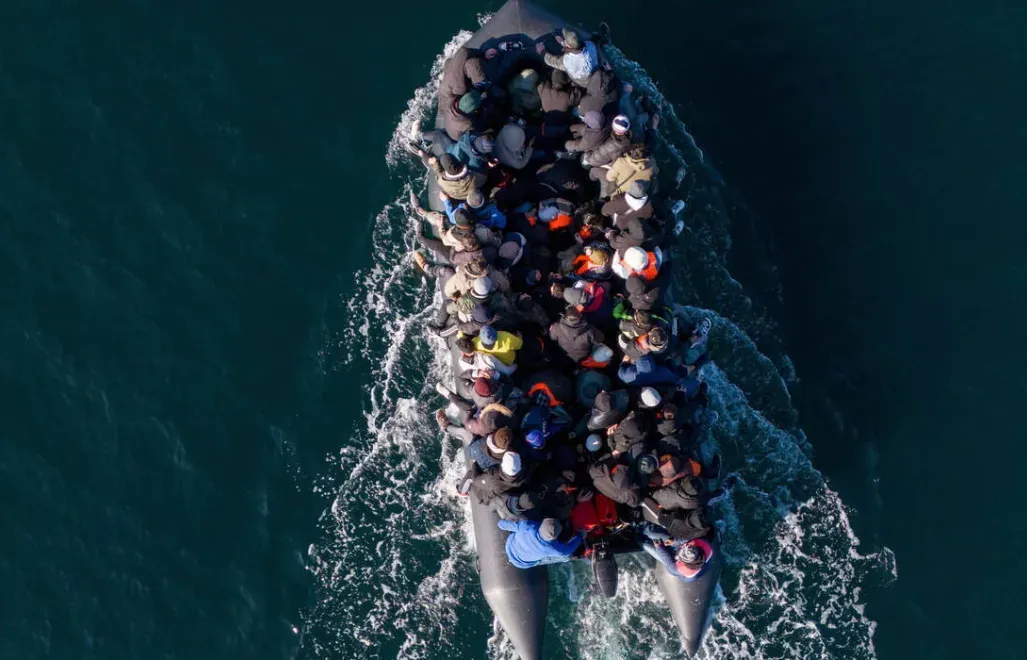 Łódź z imigrantami, zdjęcie ilustracyjne, fot. PAP/EPA/TOLGA AKMEN