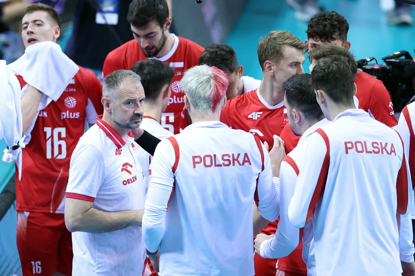 Trener reprezentacji Polski Nikola Grbic (L) i reprezentanci Polski, fot. PAP/Łukasz Gągulski