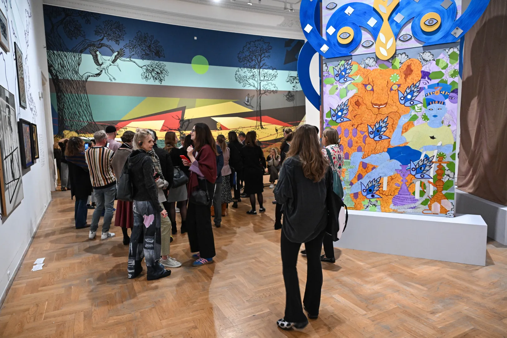 Pokaz prasowy wystawy „O czym wspólnie marzymy? Globalne związki - porzucone przyjaźnie” w Narodowej Galerii Sztuki Zachęta w Warszawie. Fot. PAP/Radek Pietruszka