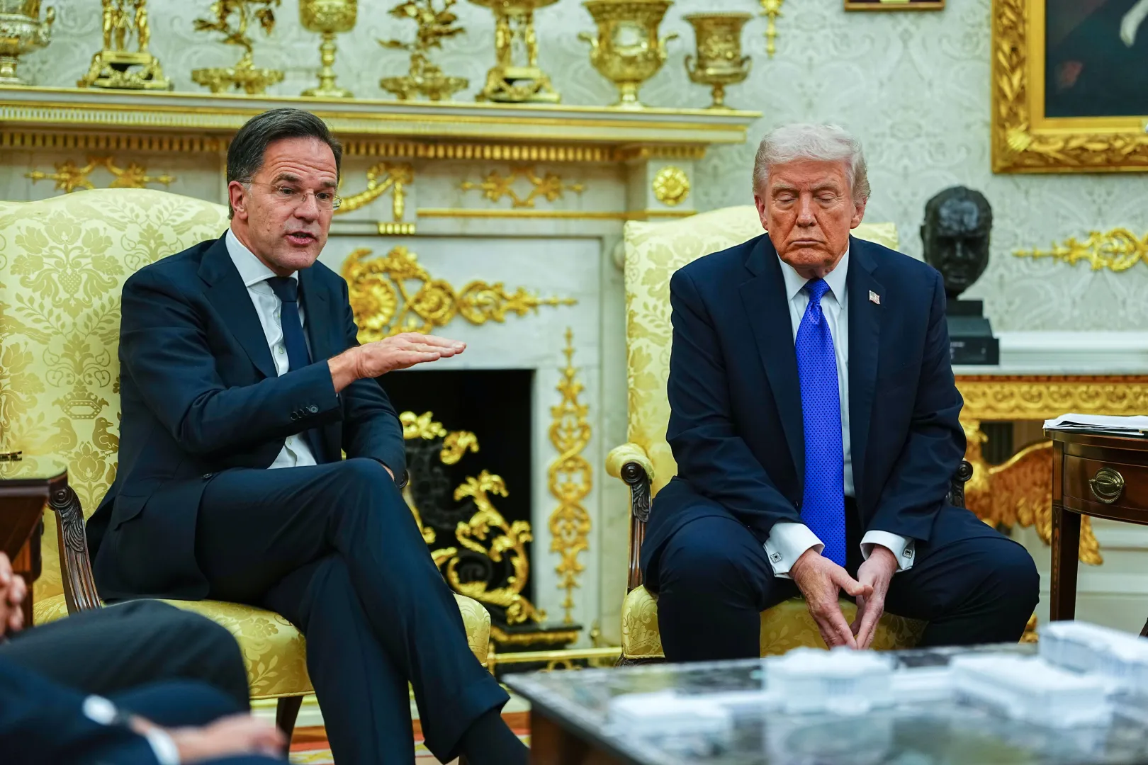 Prezydent USA Donald Trump i szef NATO Mark Rutte.  Fot. PAP/EPA/	AARON SCHWARTZ / POOL