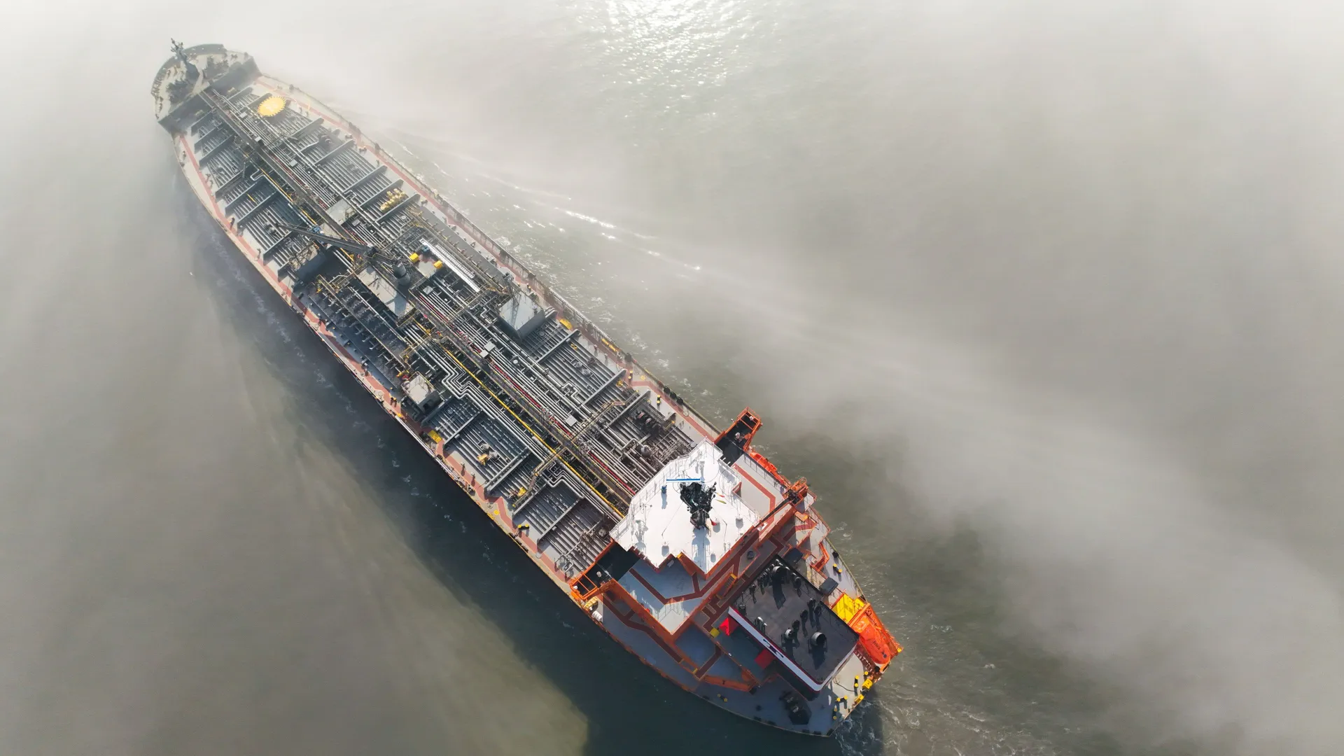 Tankowiec w cieśninie Ormuz Fot. PAP/EPA/OLIVIER HOSLET