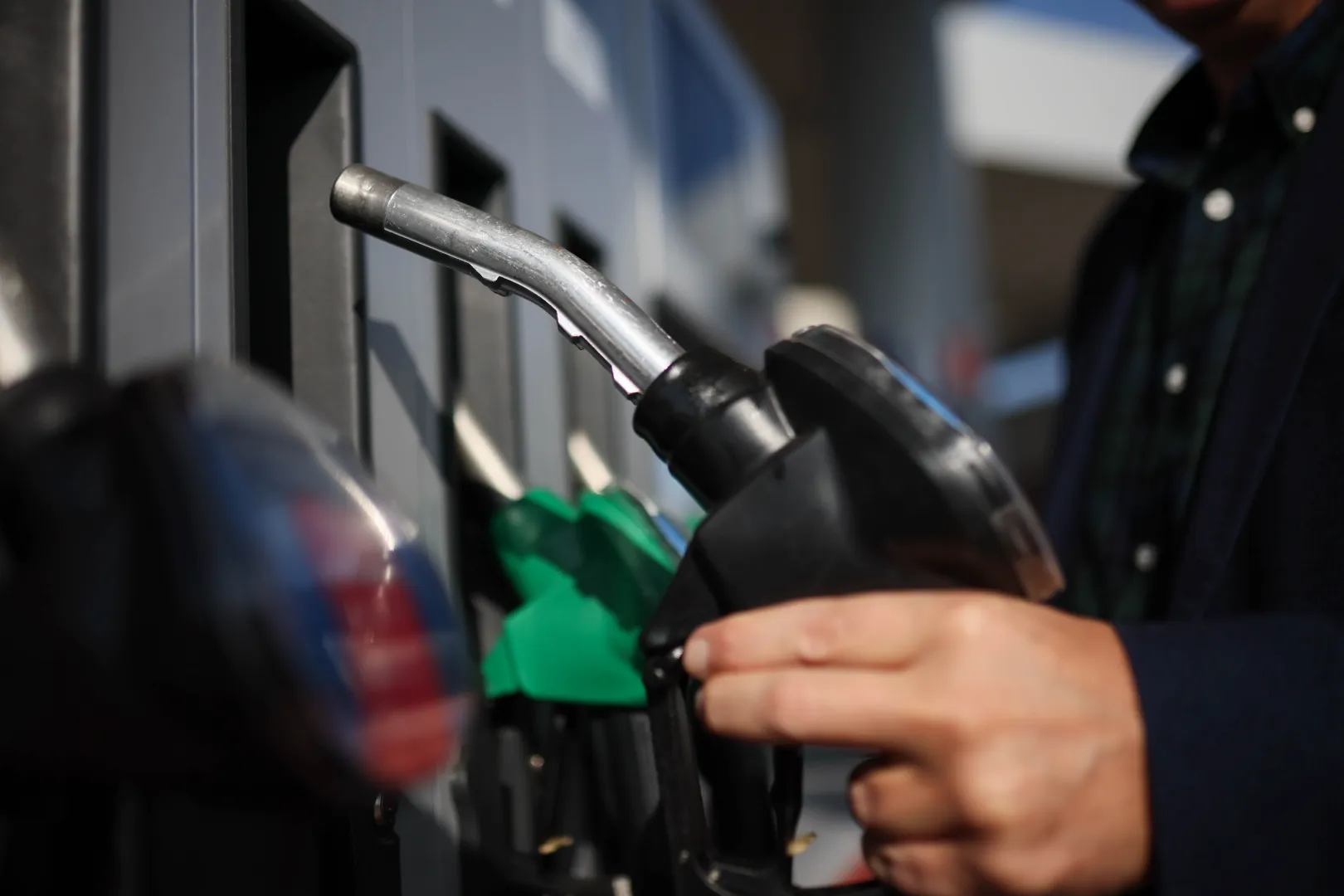  Dystrybutor na stacji benzynowej. Fot. PAP/Leszek Szymański